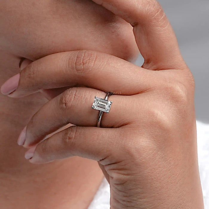 Engagement Ring with Solitaire Emerald Cut Diamond