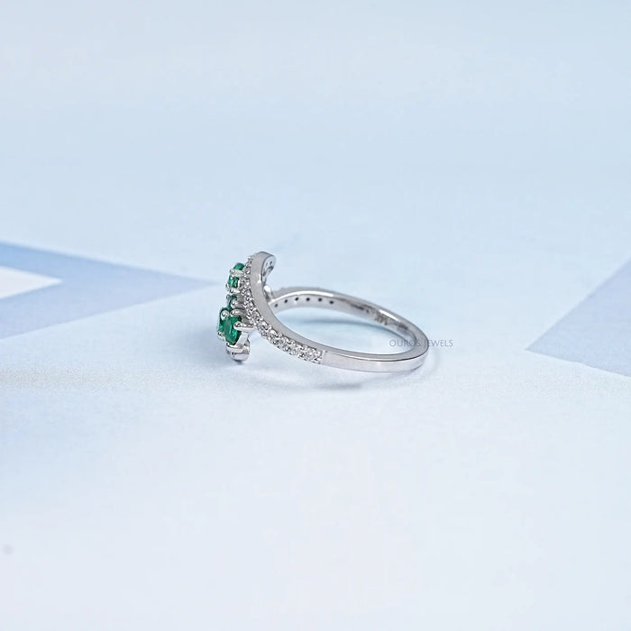 Emerald Gemstone Cluster and Lab Diamond Bypass Ring