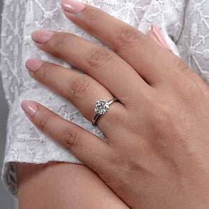 Round Soltaire Diamond Engagment Ring