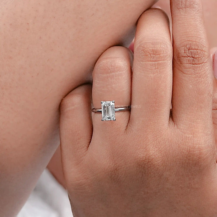 Engagement Ring with Solitaire Emerald Cut Diamond