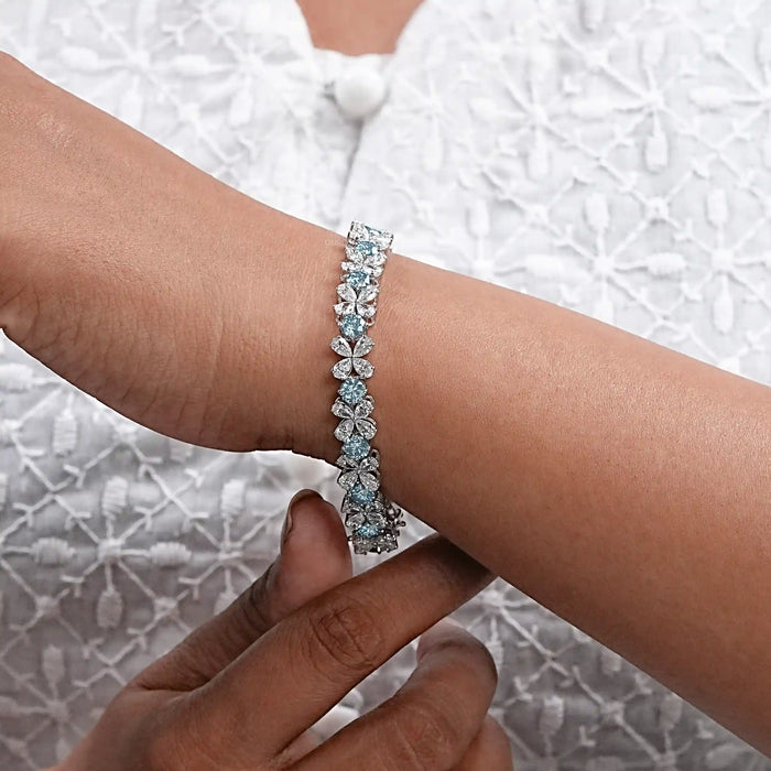 Pear-Shaped Flower Diamond  Bracelet