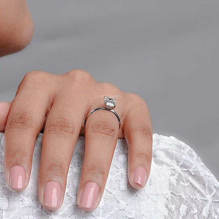 Engagement Ring with Solitaire Emerald Cut Diamond